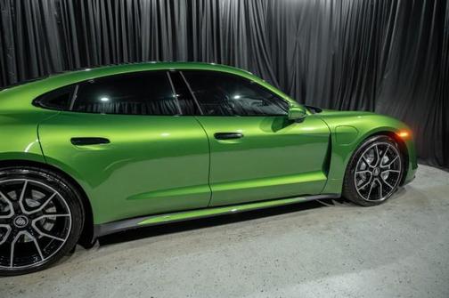 2023 Porsche Taycan Turbo