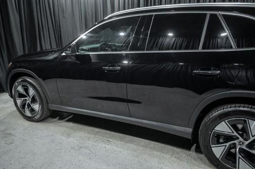 Black 2024 Mercedes-Benz GLC 300 4MATIC