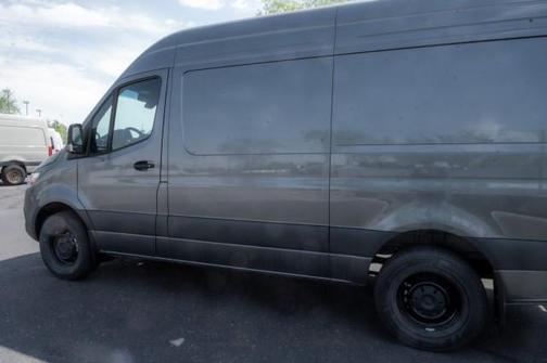 2025 Mercedes-Benz Sprinter 2500 Standard Roof