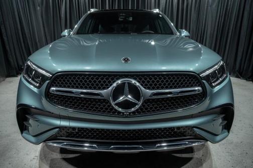 2025 Mercedes-Benz GLC 300 4MATIC