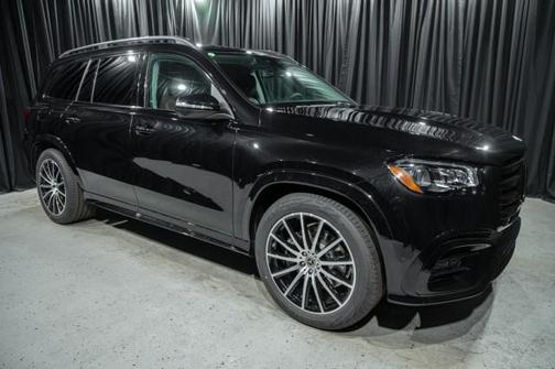 Obsidian Black Metallic 2026 Mercedes-Benz GLS 450 4MATIC