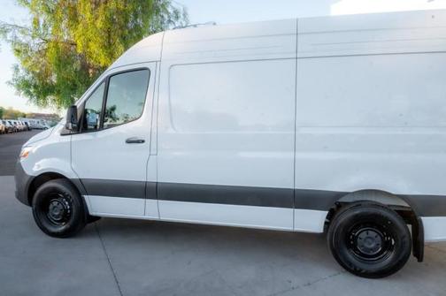 2025 Mercedes-Benz Sprinter 2500 Standard Roof