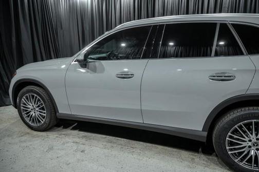 2025 Mercedes-Benz GLC 300 Base