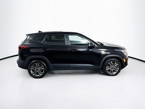2023 Kia Seltos LX