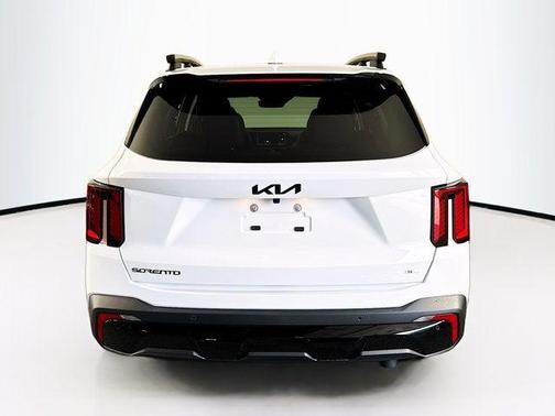 Glacial White Pearl 2026 Kia Sorento SX
