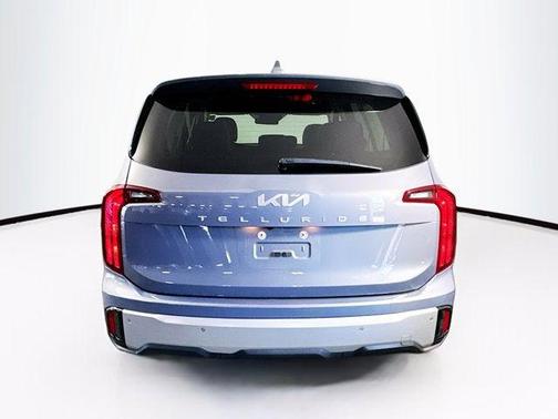 2023 Kia Telluride LX