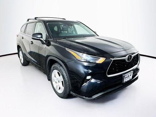 2022 Toyota Highlander LE