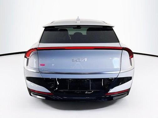 2025 Kia EV6 Wind