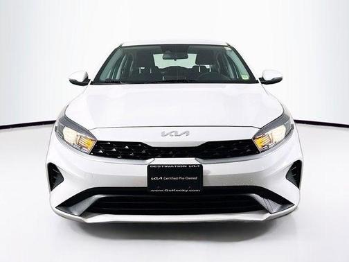 Snow White Pearl 2023 Kia Forte LXS