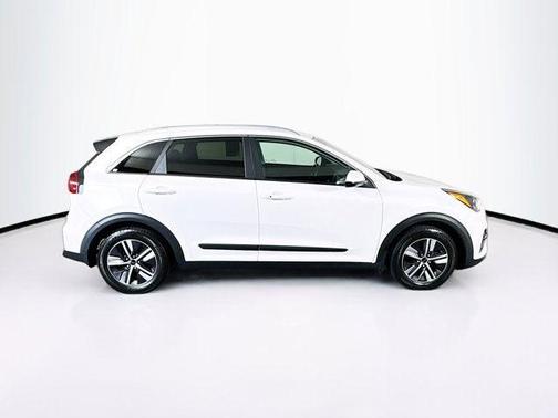 2022 Kia Niro LXS
