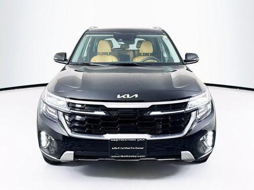 Fusion Black 2024 Kia Seltos SX