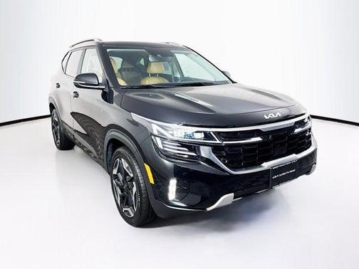 Fusion Black 2024 Kia Seltos SX