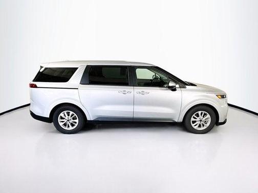 2022 Kia Carnival LXS