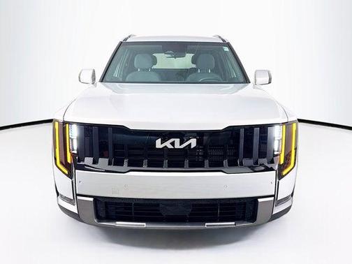 Ivory Silver 2027 Kia Telluride S