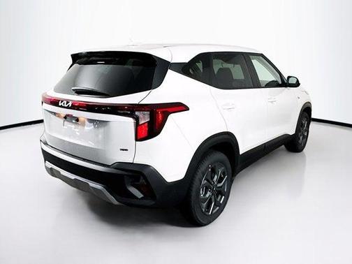 2025 Kia Seltos LX
