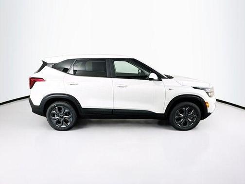 2025 Kia Seltos LX