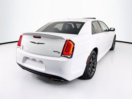 2018 Chrysler 300 S
