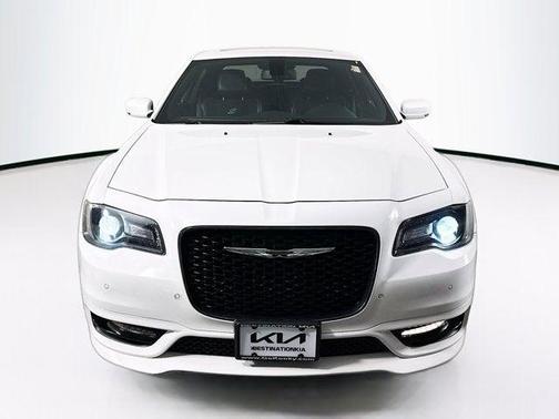 2018 Chrysler 300 S