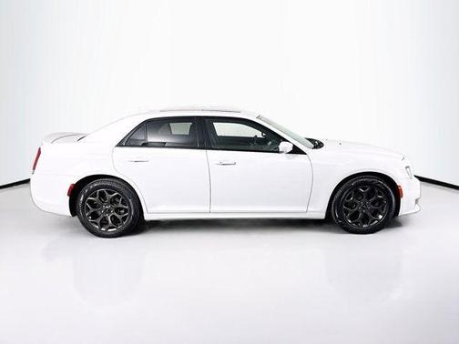 2018 Chrysler 300 S