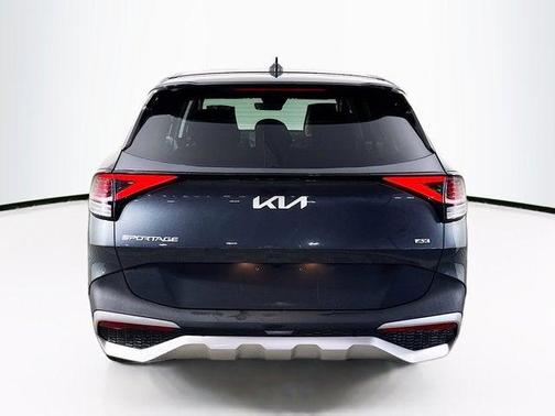 Gravity Gray 2023 Kia Sportage LX