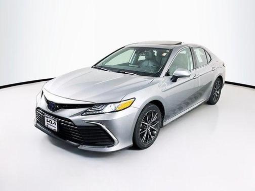 2021 Toyota Camry Hybrid XLE