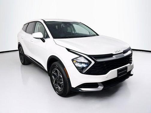 Snow White Pearl 2023 Kia Sportage LX