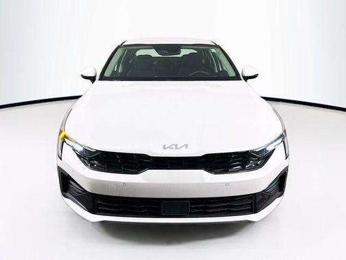 Snow White Pearl 2025 Kia K5 LXS