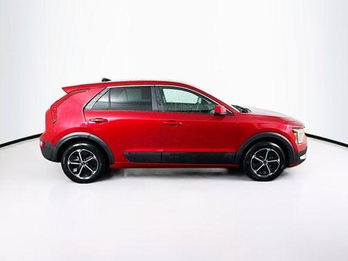2023 Kia Niro LX