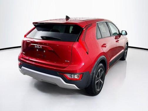 2023 Kia Niro LX