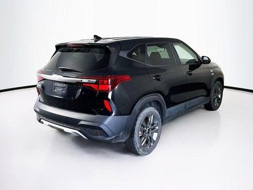 2023 Kia Seltos LX