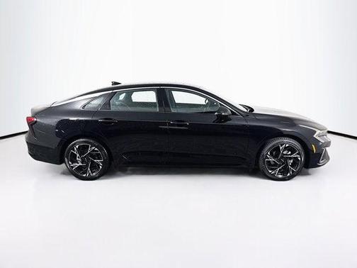 Aurora Black Pearl 2026 Kia K5 GT-Line