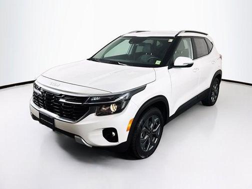 Snow White Pearl 2024 Kia Seltos S
