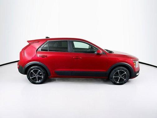 2023 Kia Niro LX