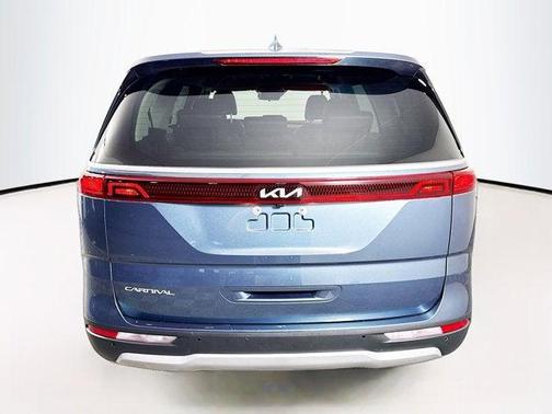 2023 Kia Carnival EX