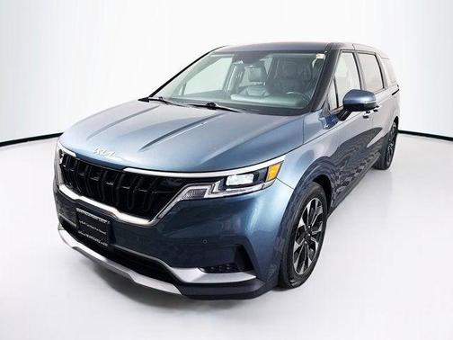 2023 Kia Carnival EX
