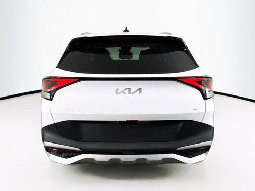 Glacial White Pearl 2025 Kia Sportage EX