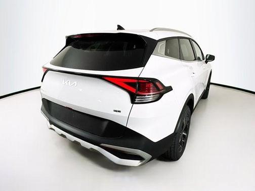 Glacial White Pearl 2025 Kia Sportage EX