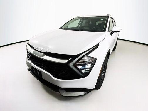 Glacial White Pearl 2025 Kia Sportage EX