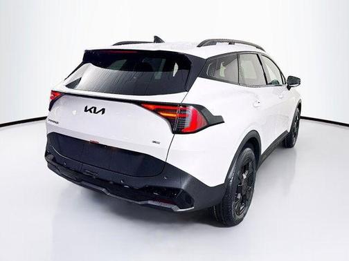 Glacial White Pearl 2026 Kia Sportage X-Line