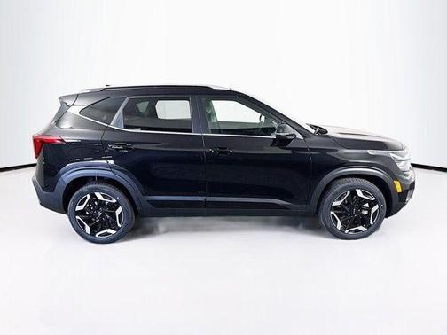 Fusion Black 2026 Kia Seltos SX