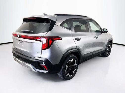 Steel Gray 2024 Kia Seltos EX