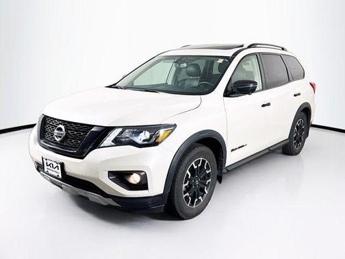 2020 Nissan Pathfinder SL