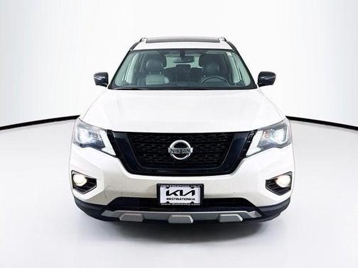 2020 Nissan Pathfinder SL