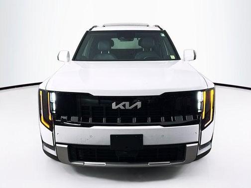 Glacial White Pearl 2027 Kia Telluride Hybrid EX
