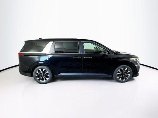 2023 Kia Carnival EX