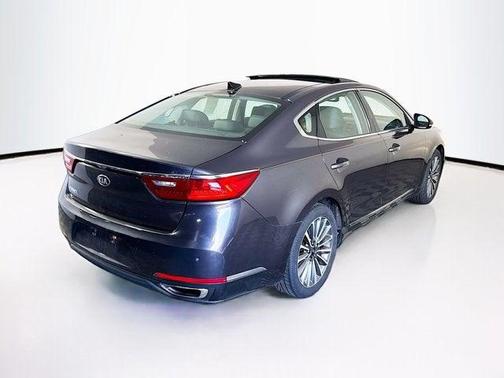 2018 Kia Cadenza Premium