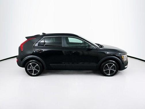 2025 Kia Niro LX