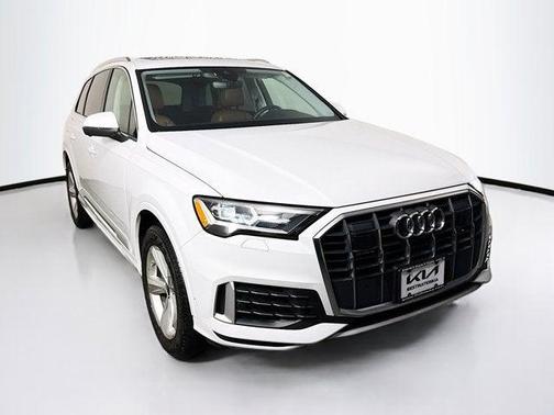2023 Audi Q7 45 Premium Plus