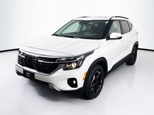 Snow White Pearl 2024 Kia Seltos EX