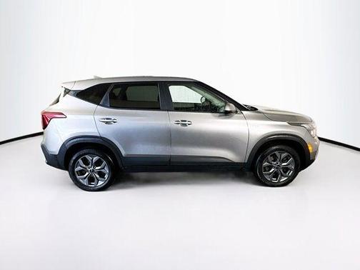 2024 Kia Seltos LX